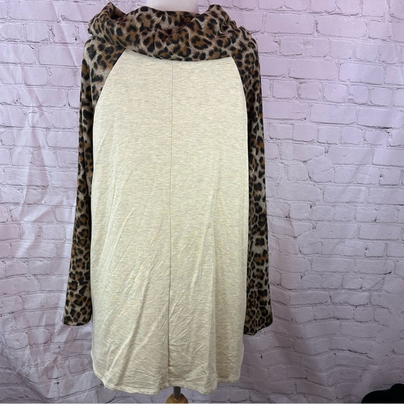 NWT Boutique leopard Animal print reindeer buck deer tunic cowl neck plus sz - Picture 6 of 11